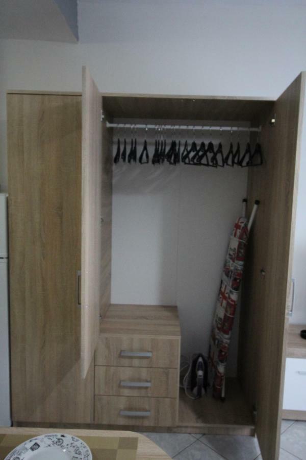 Dimitris Flat Apartment Néoi Epivátai Luaran gambar